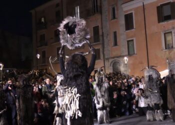 Isernia, 30.000 presenze al carnevale europeo delle maschere zoomorfe
