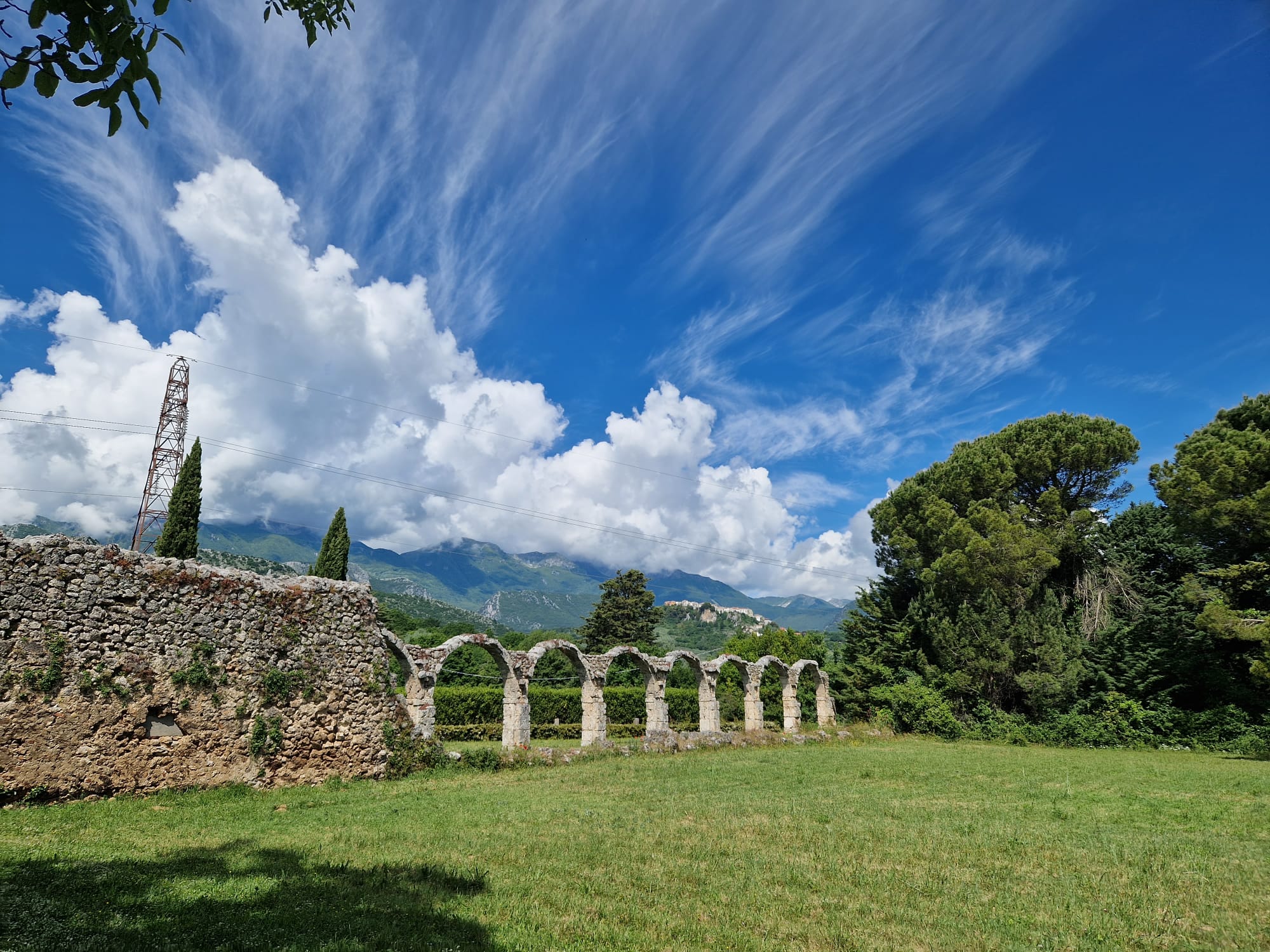 Castel San Vincenzo mostra le sue bellezze su TV 2000