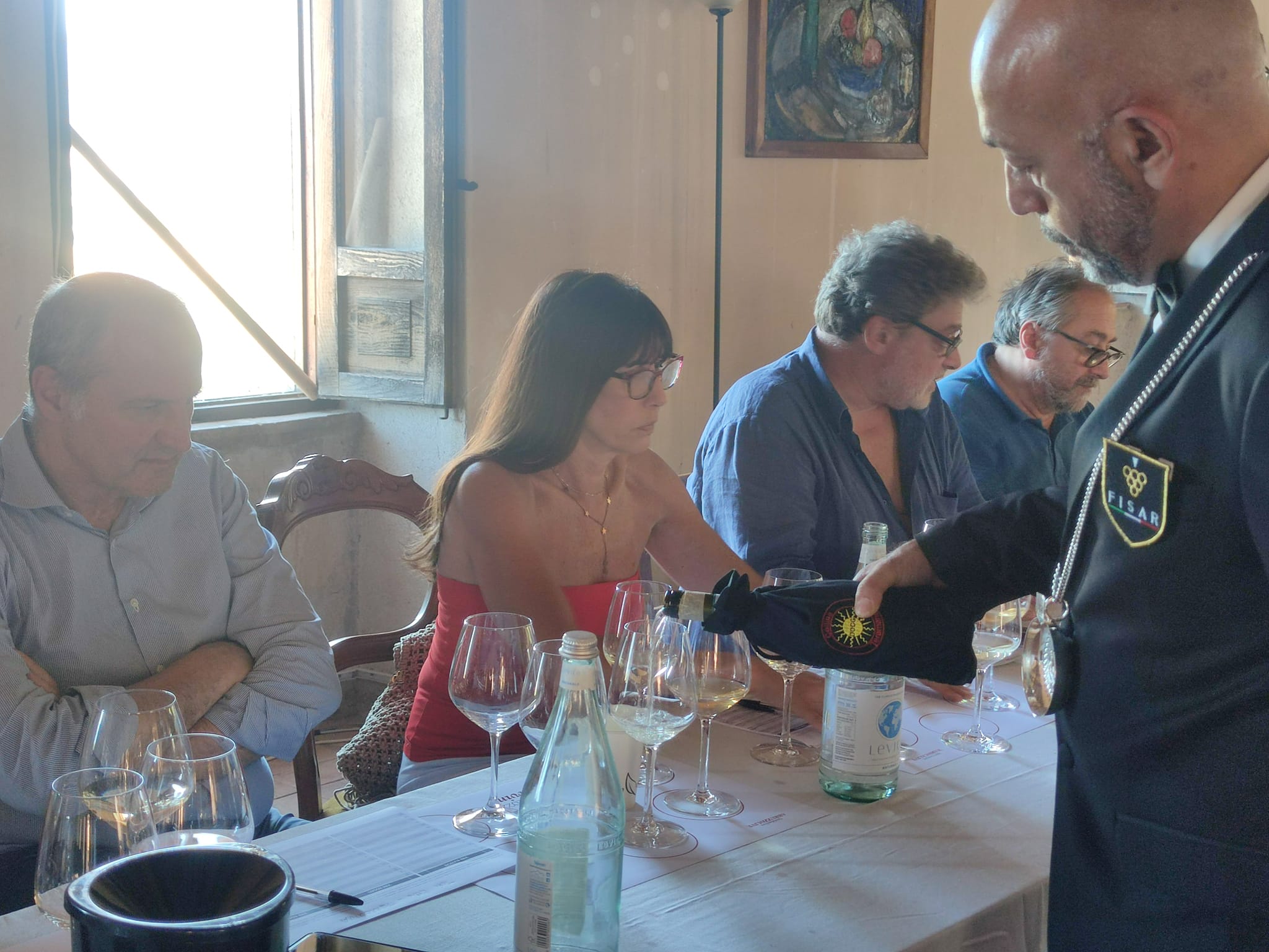 Gironi divini 2023, il vino abruzzese conquista la giuria