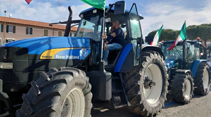 La protesta degli agricoltori - Gli possono fermare i trattori, ma non di arrendersi alle politiche dell’annientamento